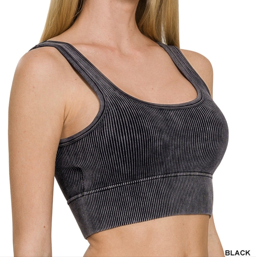 Sleek Black Ribbed Sports Bra